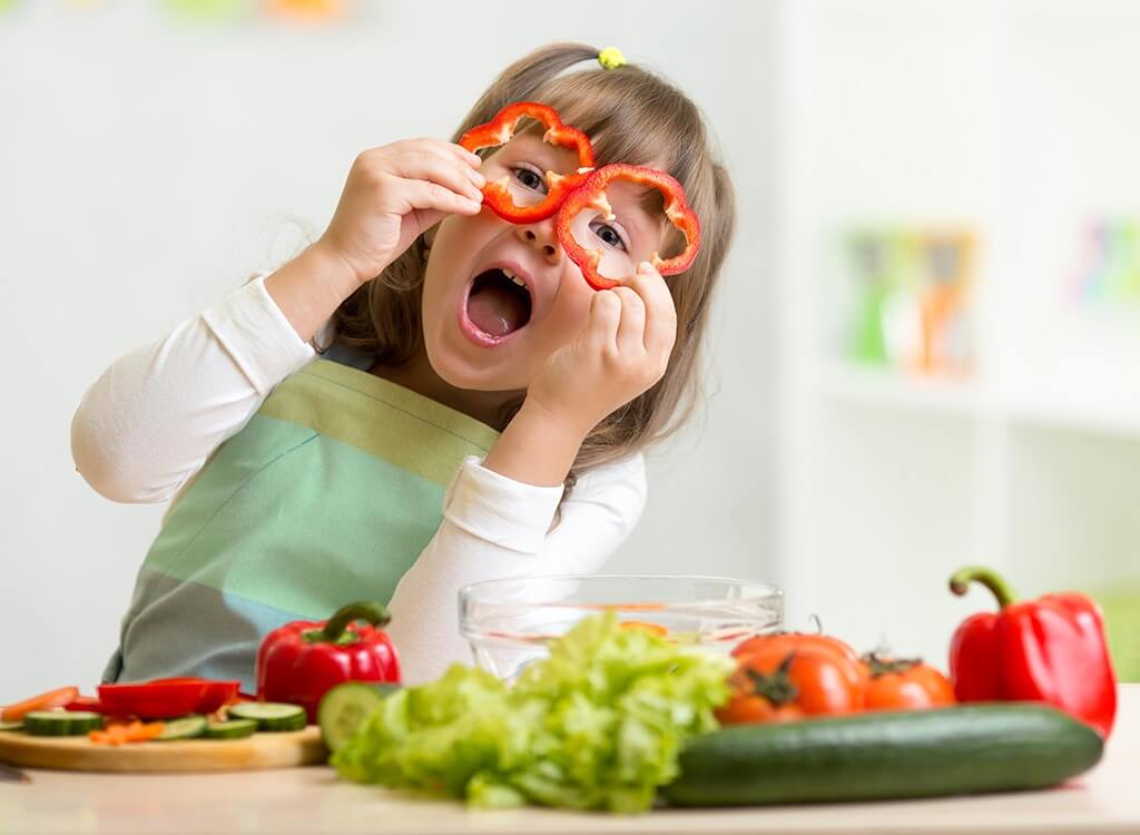 kinderen eten groente